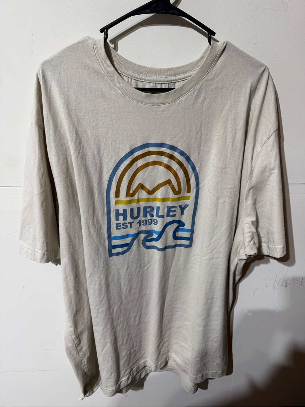 Hurley Men's Cream Graphic Logo Tee - Retro Wave